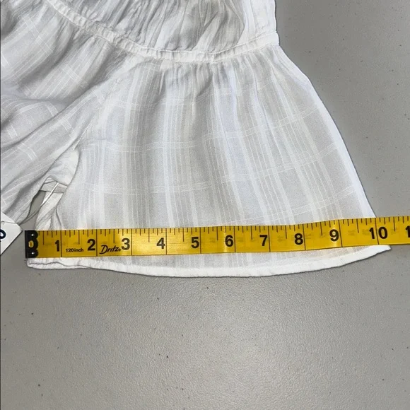 Old Navy White Ruffled Women's Top Size Small. - Picture 9 of 13